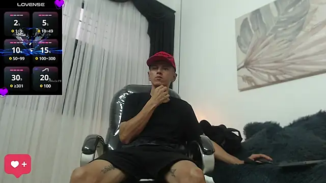 Snapshot of andy_dwels777 chatting on 24, 12, 2024 andy dwels777 online show from 24, 12, 2024
