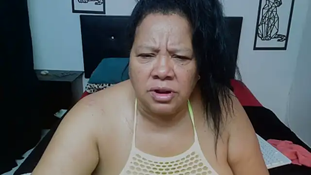 Snapshot of Shanttal0272 chatting on 4, 12, 2025 Shanttal0272 online show from 4, 12, 2025