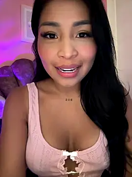 Snapshot of Pocahontascute_33 chatting on 22, 10, 2025 Pocahontascute 33 online show from 22, 10, 2025