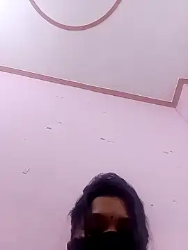 Snapshot of Beauty-khan chatting on 8, 3, 2025 Beauty-khan online show from 8, 3, 2025