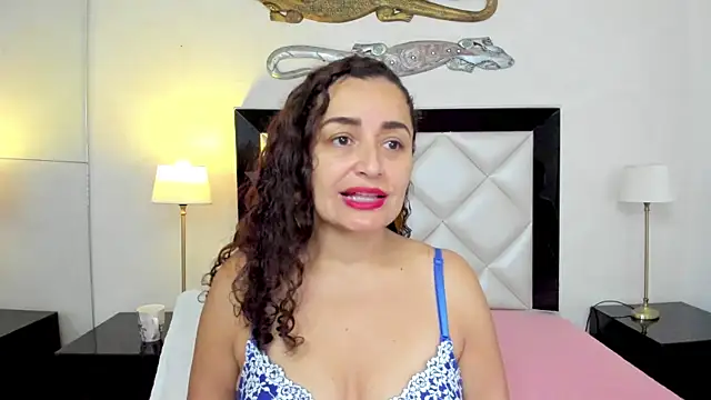  luna  sweet  online show from 20, 2, 2025