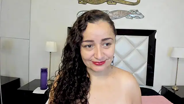  luna  sweet  online show from 22, 2, 2025