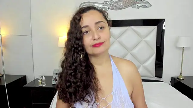  luna  sweet  online show from 5, 3, 2025