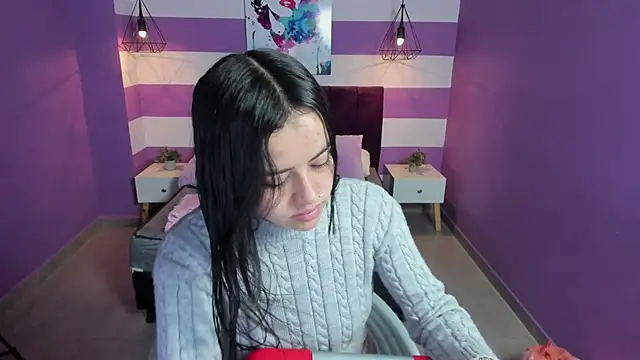 Snapshot of Alli_cooper chatting on 13, 12, 2024 Alli cooper online show from 13, 12, 2024