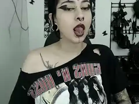 Snapshot of n0sferatus__ chatting on 13, 11, 2025 n0sferatus online show from 13, 11, 2025