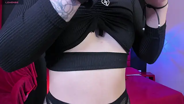 Snapshot of Megan_wolf1_ chatting on 19, 9, 2025 Megan wolf1  online show from 19, 9, 2025