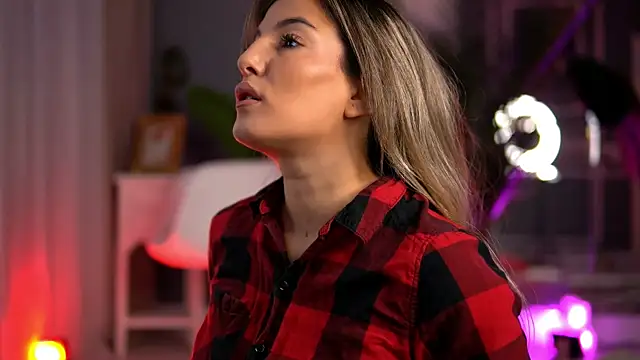 KellyMathews online show from 26, 9, 2025