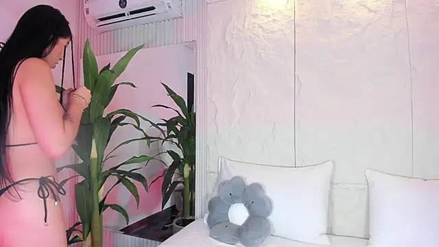 MiaCollson online show from 20, 2, 2026