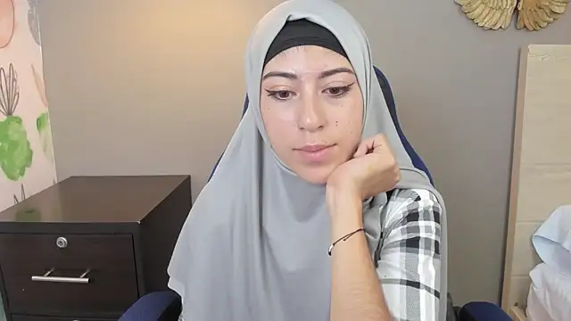 chaymae nah  online show from 14, 12, 2024