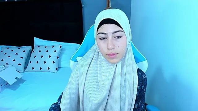 chaymae nah  online show from 19, 12, 2024