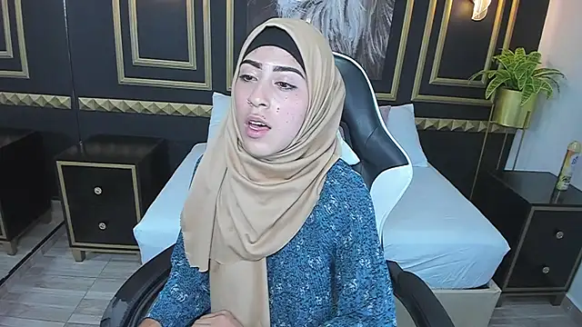 chaymae nah  online show from 4, 1, 2025