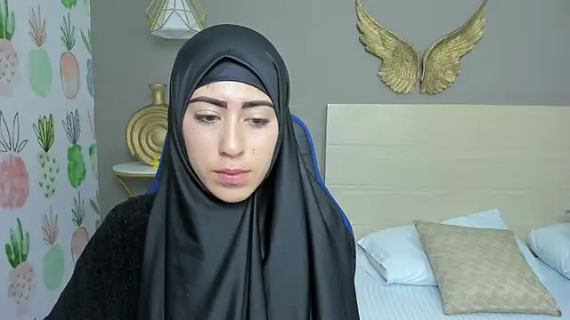 chaymae nah  online show from 9, 1, 2025