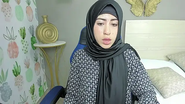 chaymae nah  online show from 11, 1, 2025