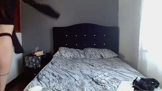 Emilia 1995 online show from 2, 10, 2025