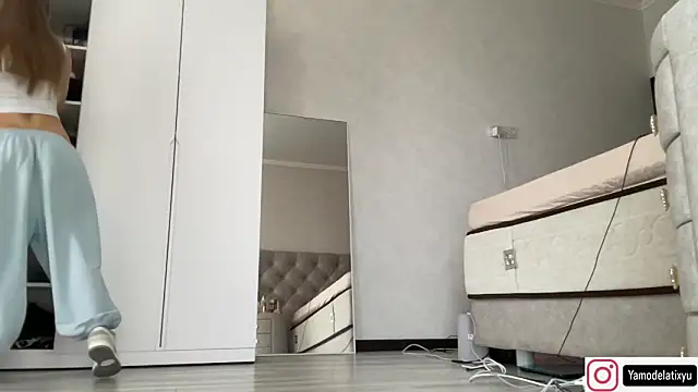 Snapshot of diffgirls2 chatting on 26, 9, 2025 diffgirls2 online show from 26, 9, 2025