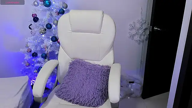 Snapshot of nyna_1 chatting on 18, 12, 2024 nyna 1 online show from 18, 12, 2024