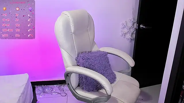 Snapshot of nyna_1 chatting on 9, 1, 2025 nyna 1 online show from 9, 1, 2025