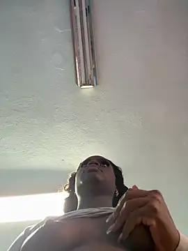 Snapshot of IsabellaBromsS chatting on 13, 12, 2025 IsabellaBromsS online show from 13, 12, 2025