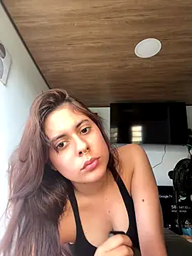 Snapshot of little_isabela1 chatting on 19, 11, 2025 little isabela1 online show from 19, 11, 2025