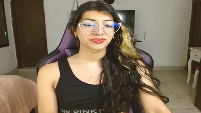 engielphoenis14 online show from 31, 1, 2025