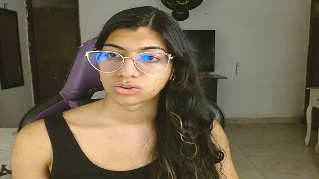 Snapshot of engielphoenis14 chatting on 21, 12, 2025 engielphoenis14 online show from 21, 12, 2025