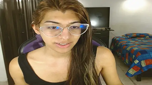 Snapshot of engielphoenis14 chatting on 6, 7, 2026 engielphoenis14 online show from 6, 7, 2026