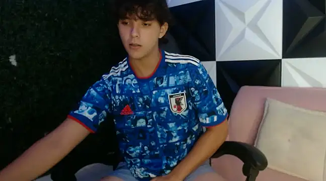 Snapshot of Dani_cumboy chatting on 18, 12, 2024 Dani cumboy online show from 18, 12, 2024