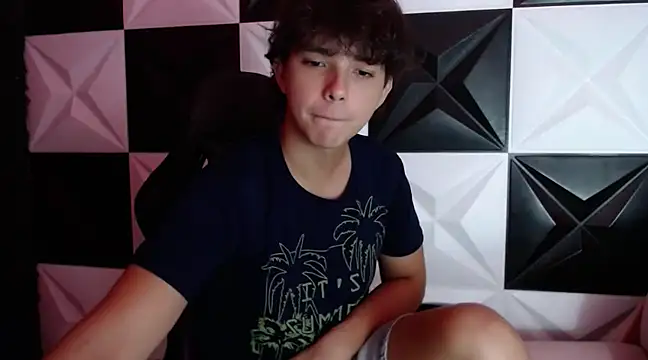 Snapshot of Dani_cumboy chatting on 21, 12, 2024 Dani cumboy online show from 21, 12, 2024