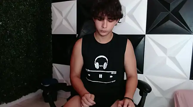 Snapshot of Dani_cumboy chatting on 26, 12, 2024 Dani cumboy online show from 26, 12, 2024