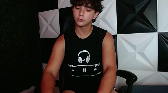 Snapshot of Dani_cumboy chatting on 28, 12, 2024 Dani cumboy online show from 28, 12, 2024