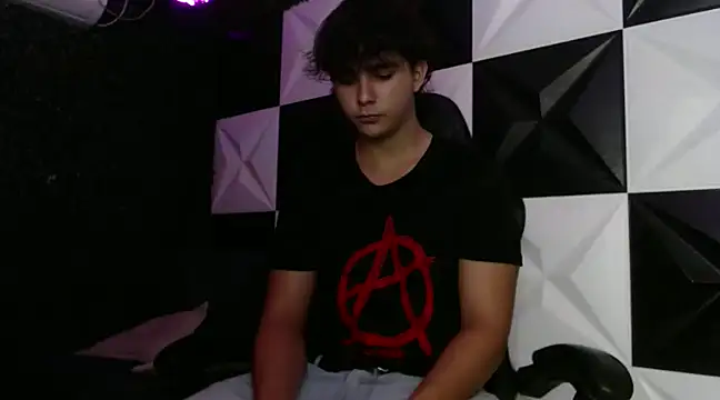 Snapshot of Dani_cumboy chatting on 7, 1, 2025 Dani cumboy online show from 7, 1, 2025