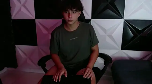 Snapshot of Dani_cumboy chatting on 18, 1, 2025 Dani cumboy online show from 18, 1, 2025