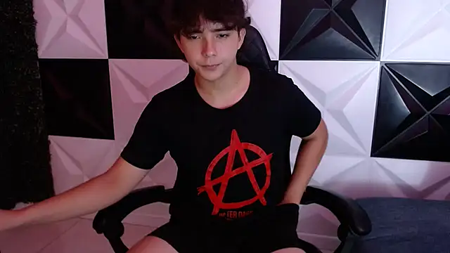 Snapshot of Dani_cumboy chatting on 19, 1, 2025 Dani cumboy online show from 19, 1, 2025