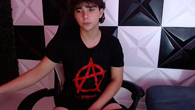 Snapshot of Dani_cumboy chatting on 19, 1, 2025 Dani cumboy online show from 19, 1, 2025