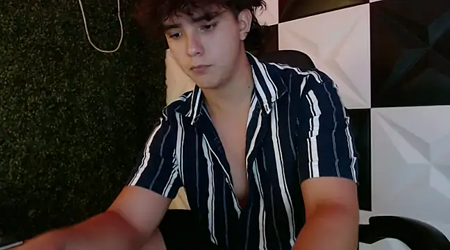 Snapshot of Dani_cumboy chatting on 14, 2, 2025 Dani cumboy online show from 14, 2, 2025