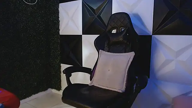 Snapshot of Dani_cumboy chatting on 18, 2, 2025 Dani cumboy online show from 18, 2, 2025