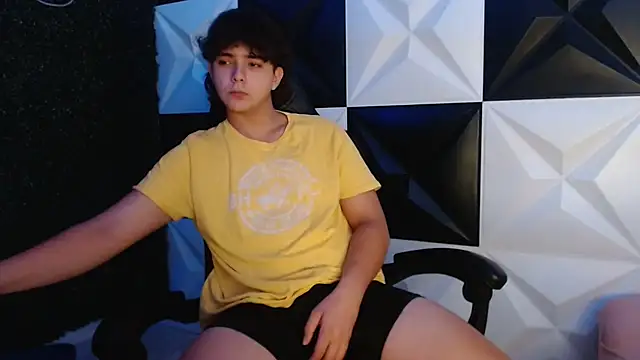 Snapshot of Dani_cumboy chatting on 27, 2, 2025 Dani cumboy online show from 27, 2, 2025