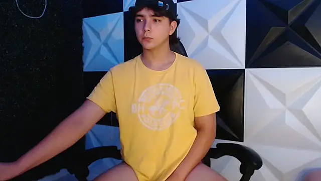 Snapshot of Dani_cumboy chatting on 27, 2, 2025 Dani cumboy online show from 27, 2, 2025