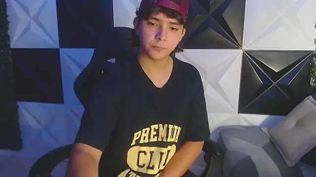 Snapshot of Dani_cumboy chatting on 16, 3, 2025 Dani cumboy online show from 16, 3, 2025