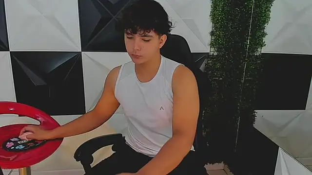 Snapshot of Dani_cumboy chatting on 1, 10, 2025 Dani cumboy online show from 1, 10, 2025