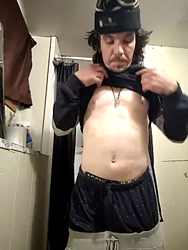 Snapshot of Lilsmokeshow017 chatting on 13, 11, 2025 Lilsmokeshow017 online show from 13, 11, 2025