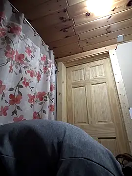 Snapshot of Lilsmokeshow017 chatting on 28, 11, 2025 Lilsmokeshow017 online show from 28, 11, 2025