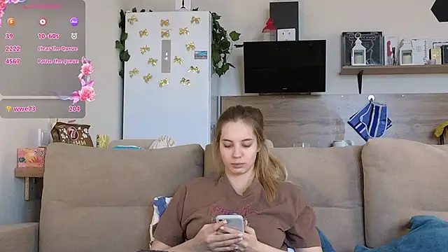 Snapshot of Girl_alone_home chatting on 26, 2, 2025 Girl alone home online show from 26, 2, 2025