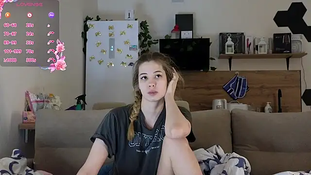 Snapshot of Girl_alone_home chatting on 11, 3, 2025 Girl alone home online show from 11, 3, 2025