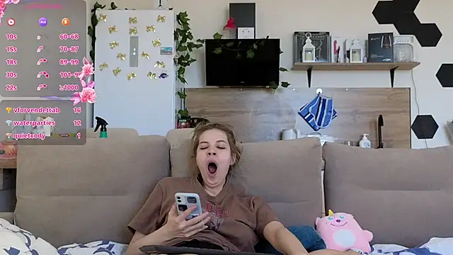 Snapshot of Girl_alone_home chatting on 16, 3, 2025 Girl alone home online show from 16, 3, 2025