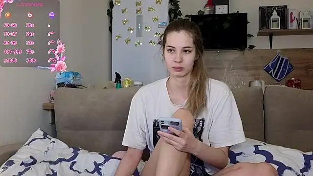 Snapshot of Girl_alone_home chatting on 23, 3, 2025 Girl alone home online show from 23, 3, 2025