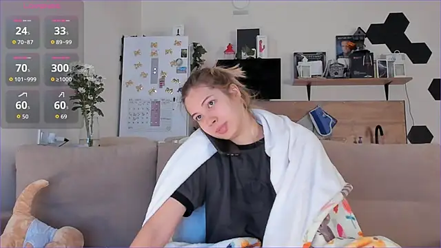 Snapshot of Girl_alone_home chatting on 17, 10, 2025 Girl alone home online show from 17, 10, 2025