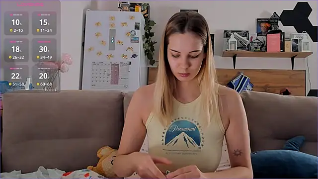 Snapshot of Girl_alone_home chatting on 27, 11, 2025 Girl alone home online show from 27, 11, 2025