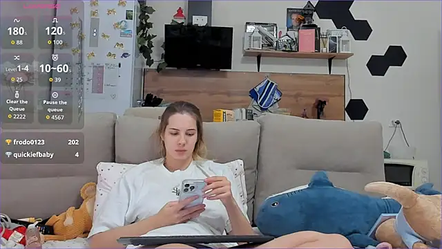 Snapshot of Girl_alone_home chatting on 30, 11, 2025 Girl alone home online show from 30, 11, 2025