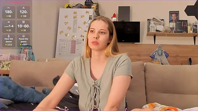 Snapshot of Girl_alone_home chatting on 24, 4, 2026 Girl alone home online show from 24, 4, 2026